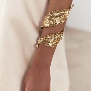Zara Textured Leaf Metal Arm Cuff in Gold Tone